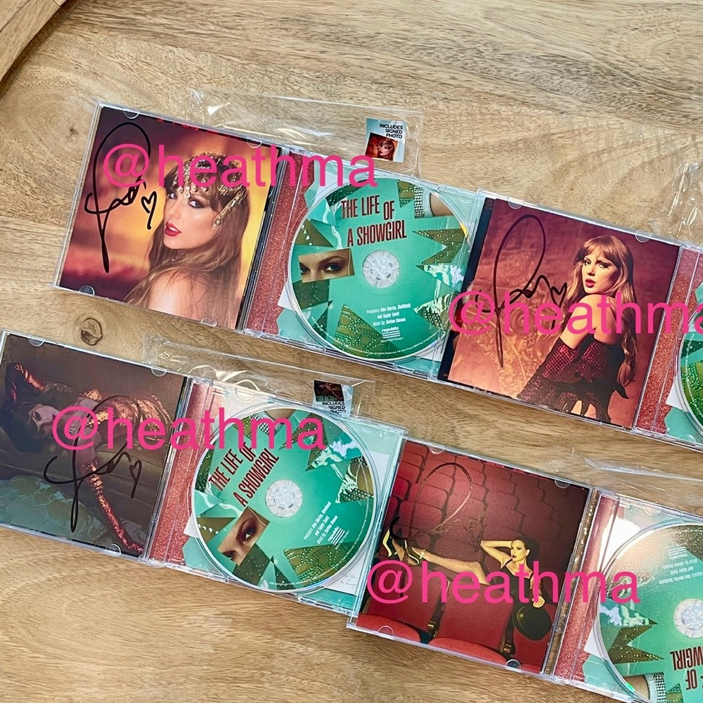 SIGNED COMPLETE SET Taylor Swift The Life of a Showgirl 4-CD Set